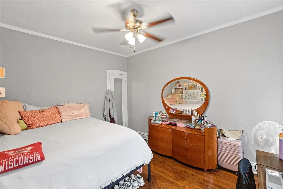 2465 N Clark St #2 - Photo 5 of 10