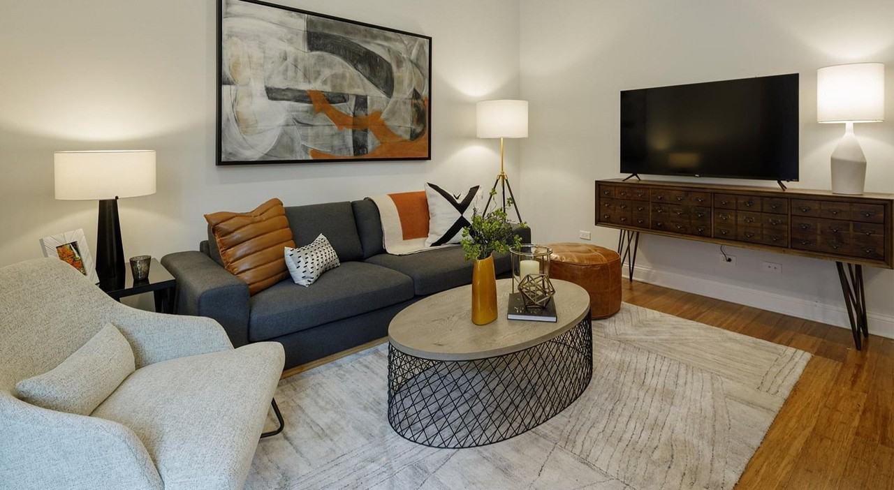 1031 W Monroe St #3 - Photo 3 of 15