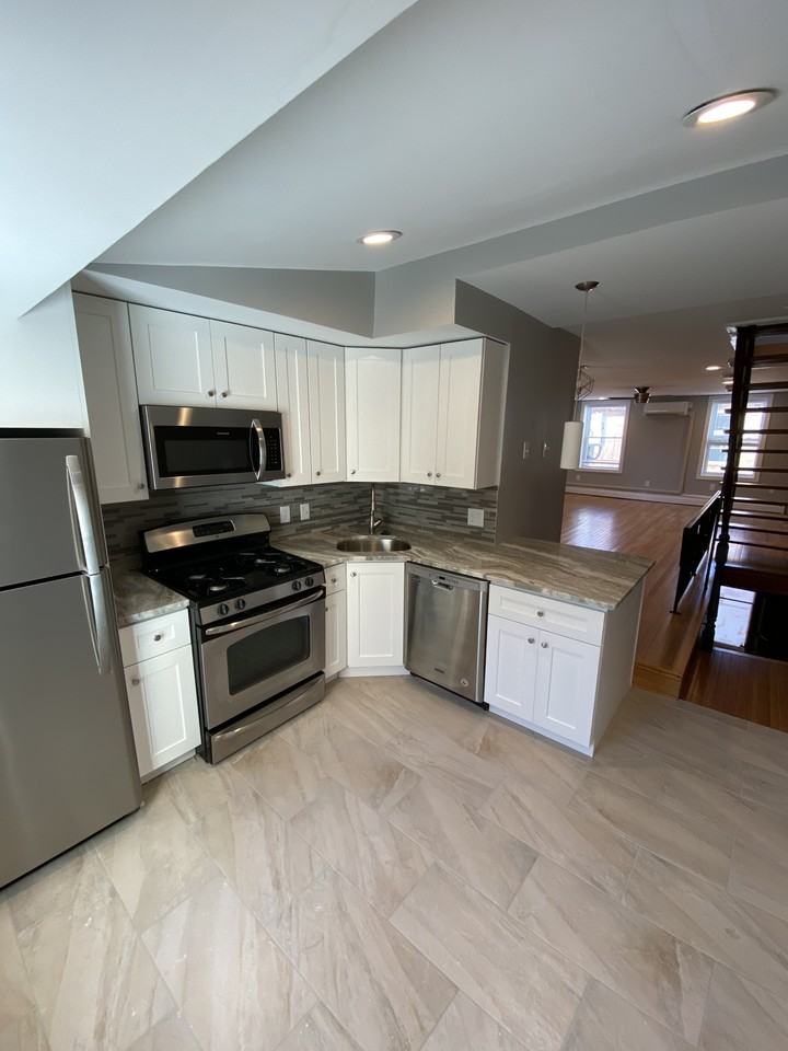 793 N 24th St #2nd3rdFL - Photo 4 of 19