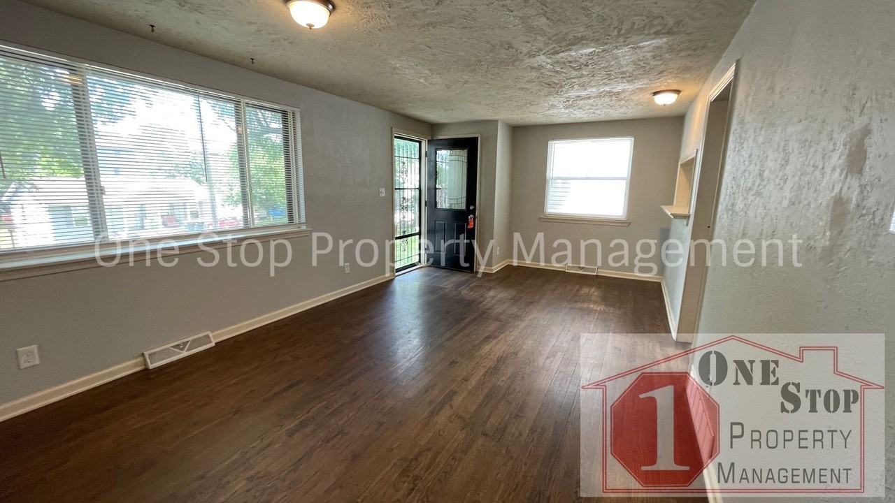 4913 N Fremont Ave - Photo 2 of 17