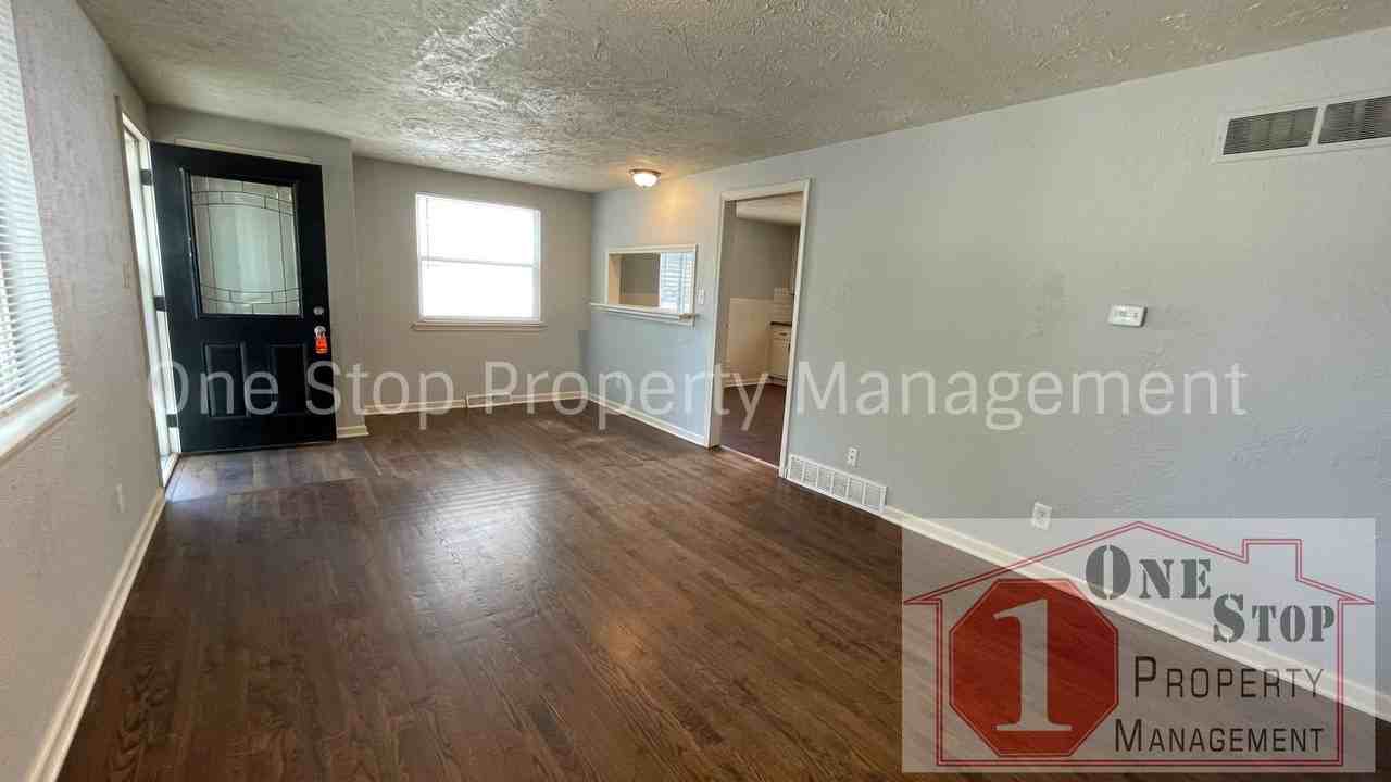 4913 N Fremont Ave - Photo 3 of 17