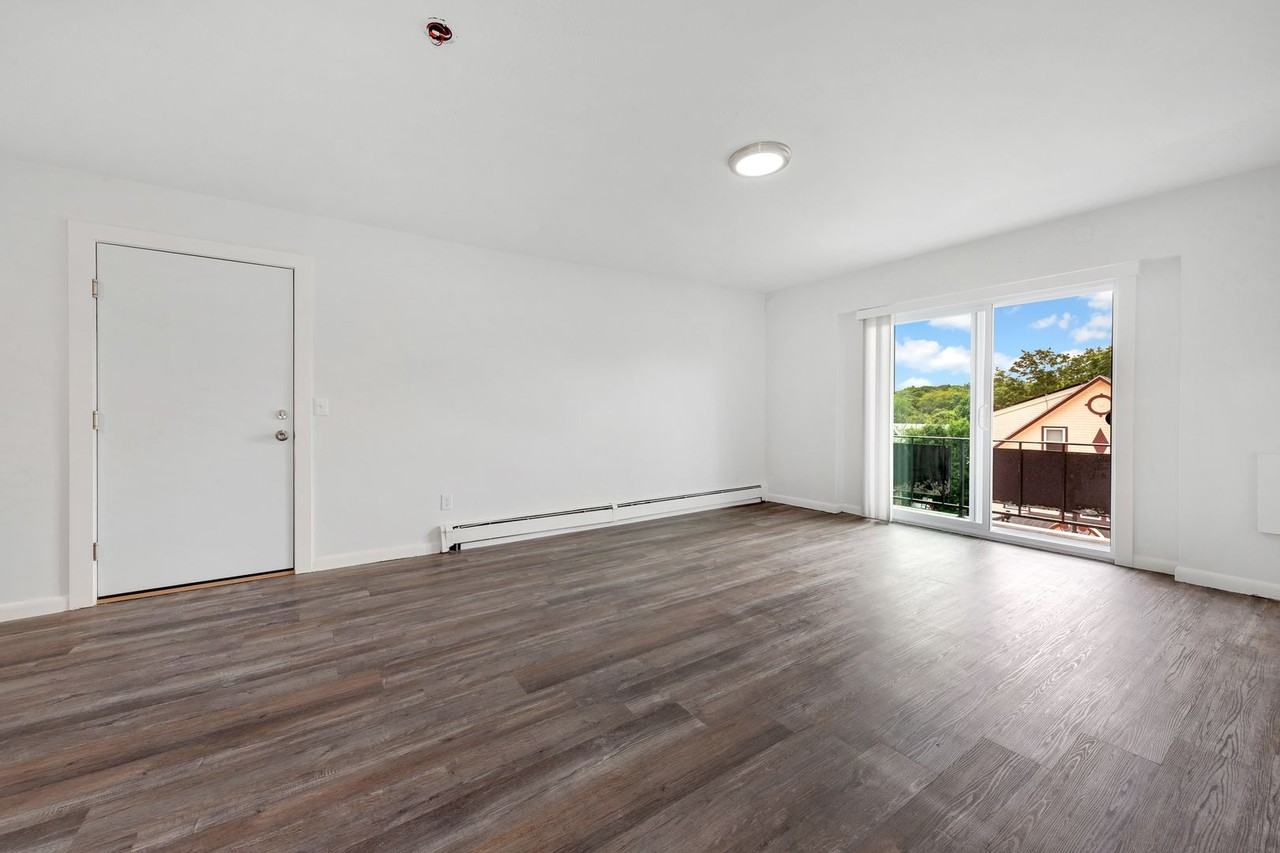 1045 River St #11 - Photo 2 of 23