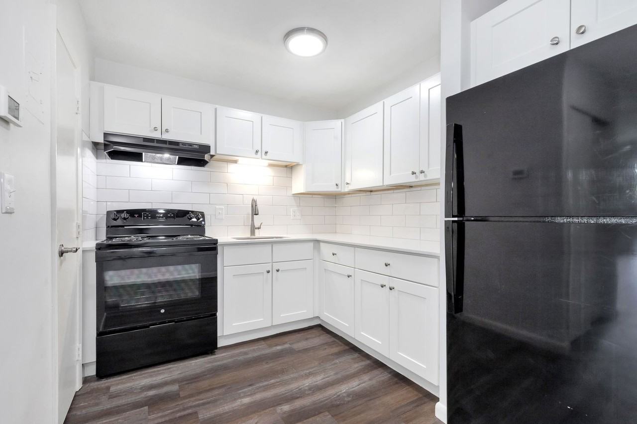 1045 River St #11 - Photo 4 of 23