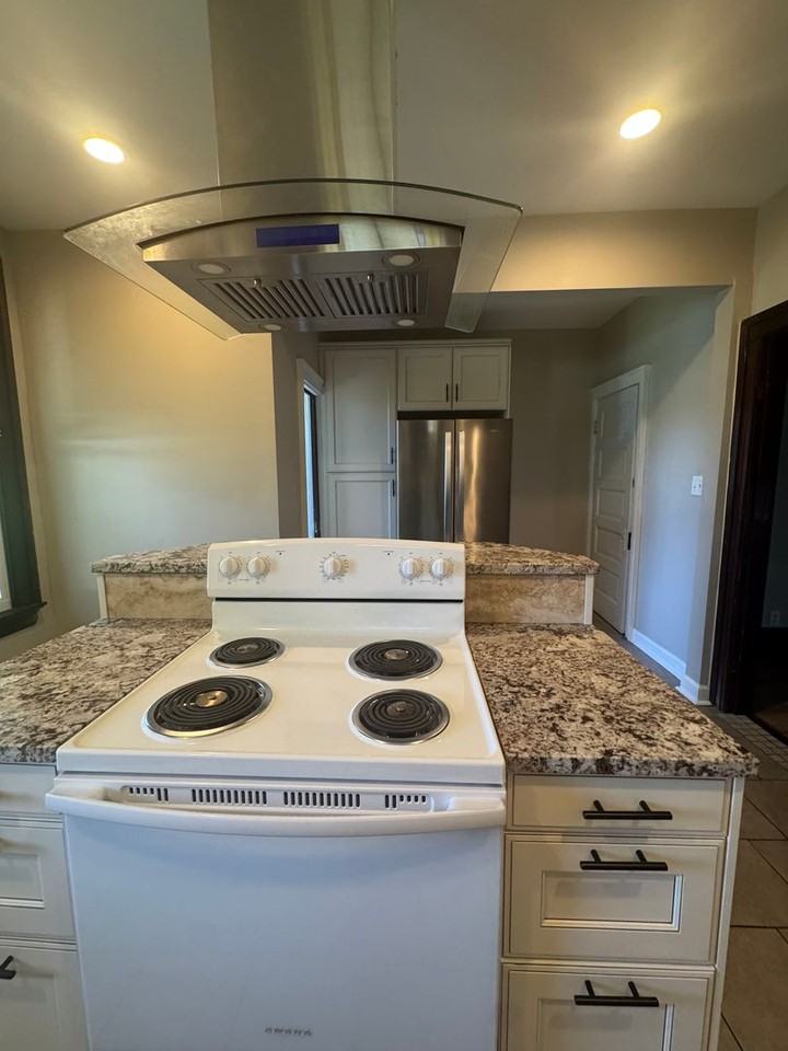 202/204 Eaton Avenue - Photo 5 of 14