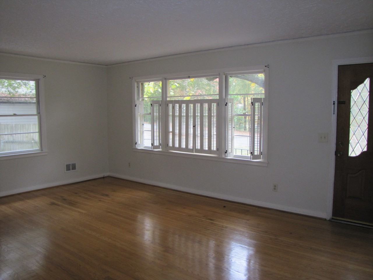 6548 Brookside Cir - Photo 2 of 12