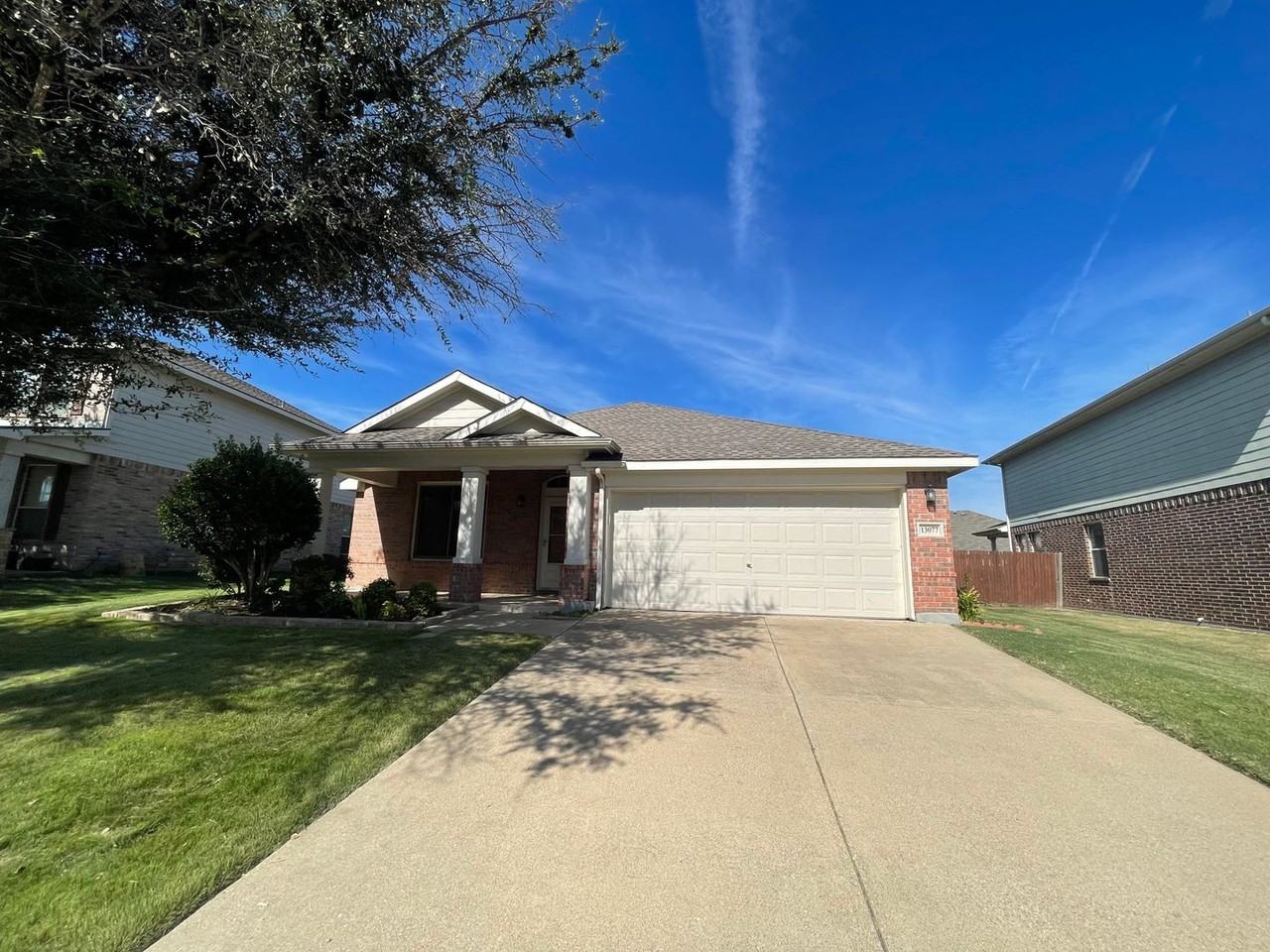 13077 Fencerow Rd - Photo 2 of 34