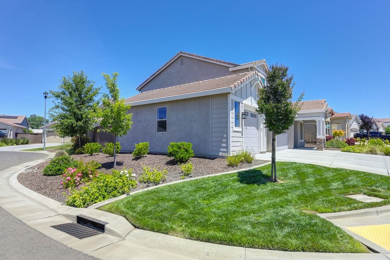 3809 Fenway Cir - Photo 4 of 49