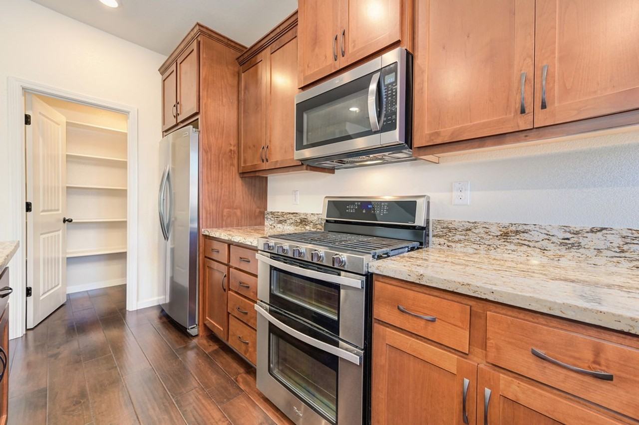 3809 Fenway Cir - Photo 5 of 49
