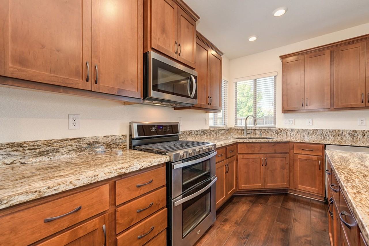3809 Fenway Cir - Photo 6 of 49