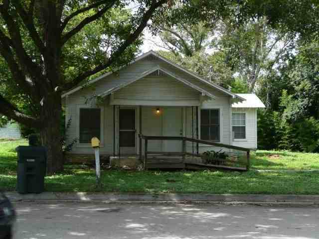 104 Eastwood St - Photo 2 of 13