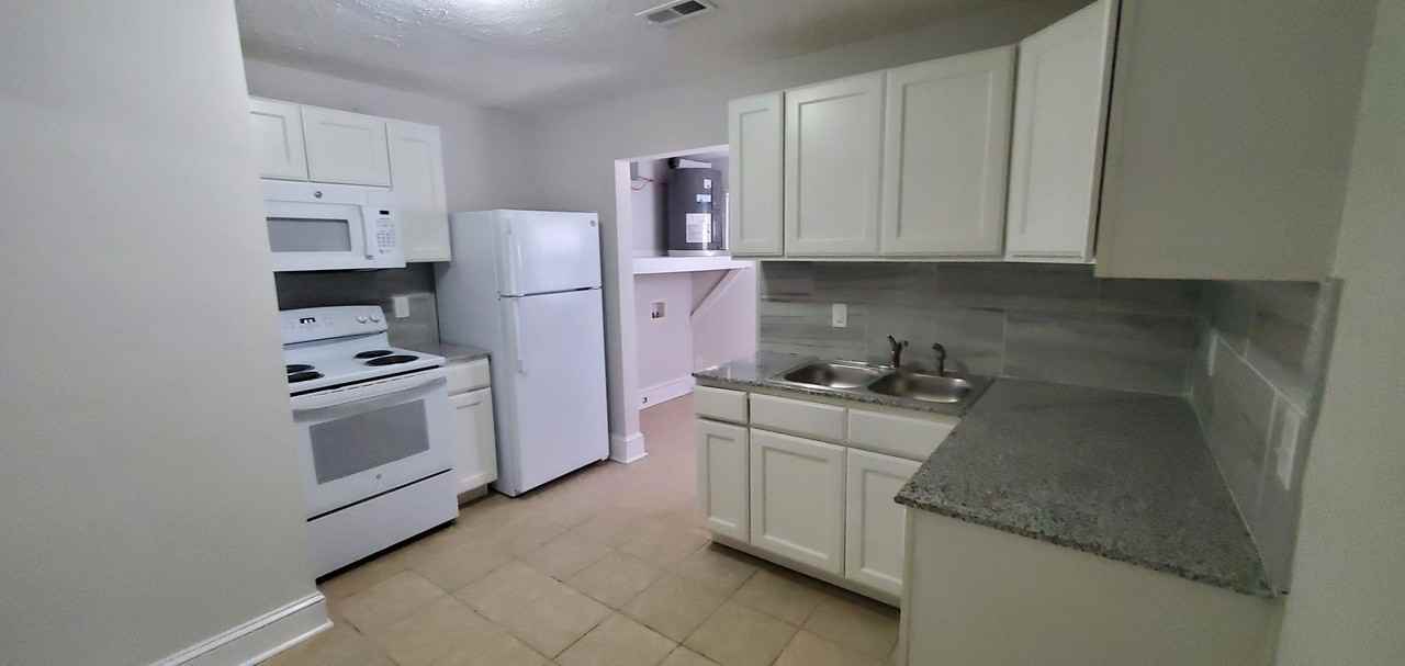222D Woodrow St - Photo 4 of 10