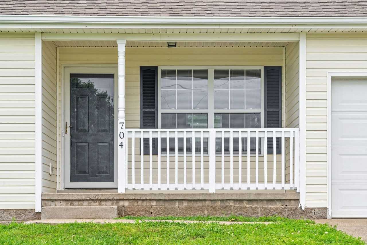 704 Shetland Dr - Photo 4 of 25