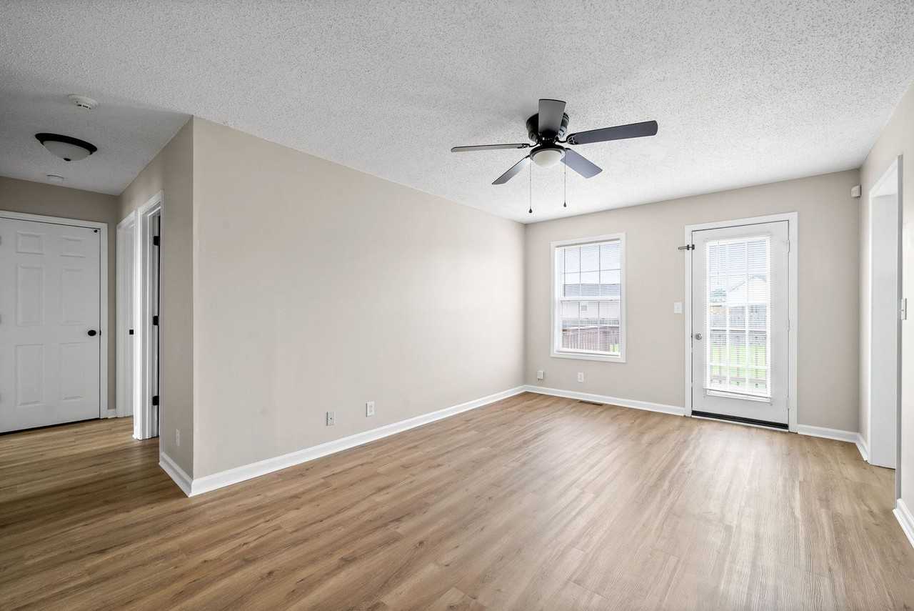 704 Shetland Dr - Photo 6 of 25