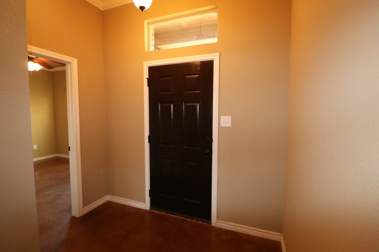 3036 Stallion Dr - Photo 3 of 37