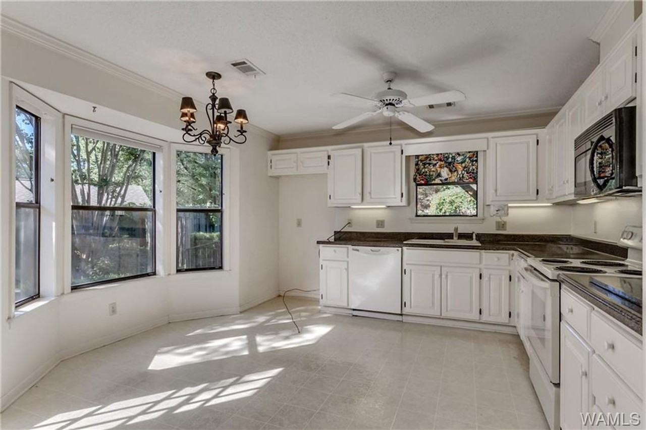 412 Shallow Creek Rd - Photo 5 of 28