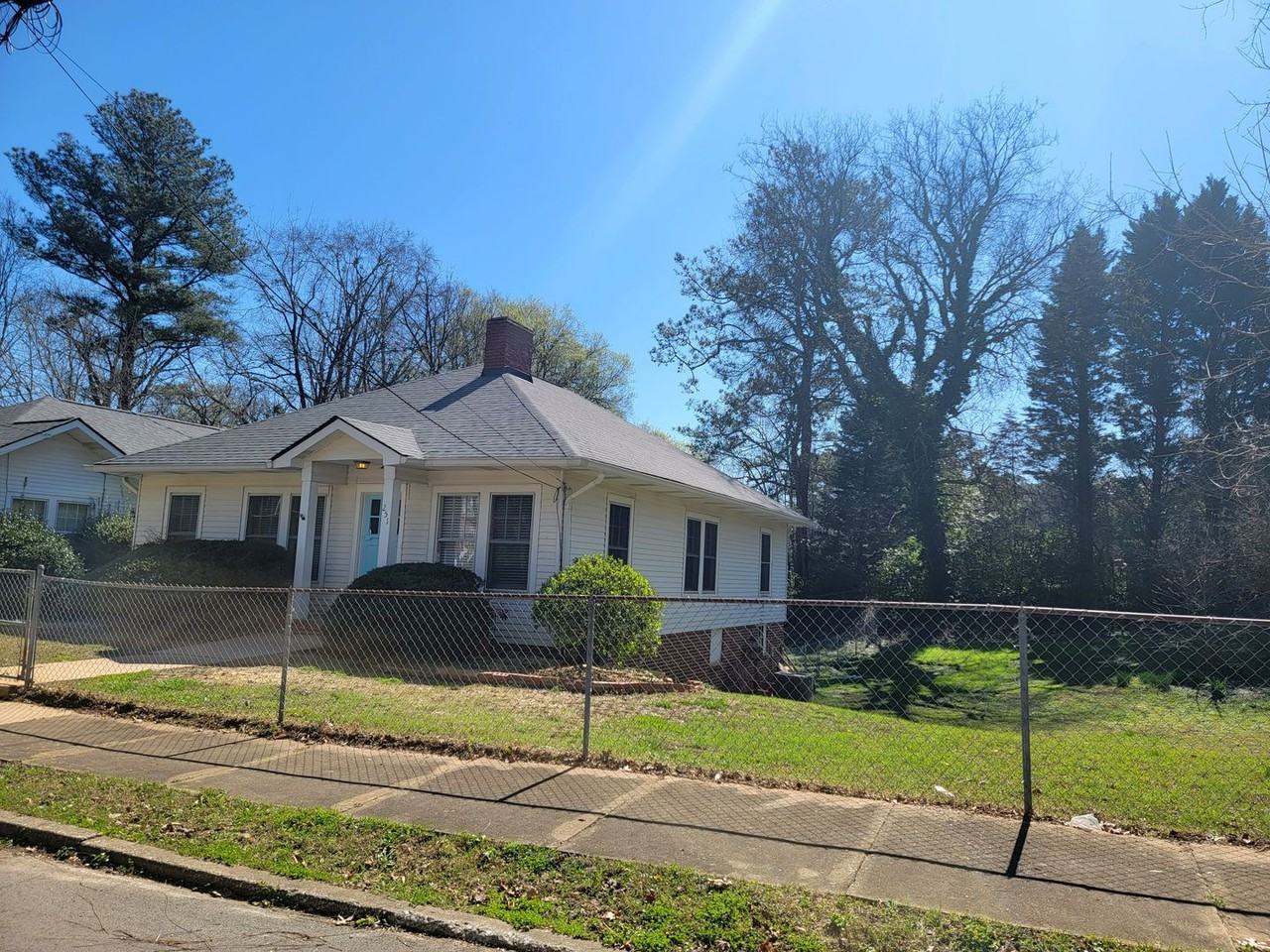 251 Archer St - Photo 2 of 23