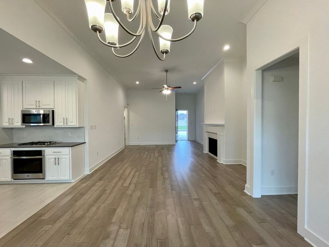 14030 Trailhead Dr - Photo 4 of 17