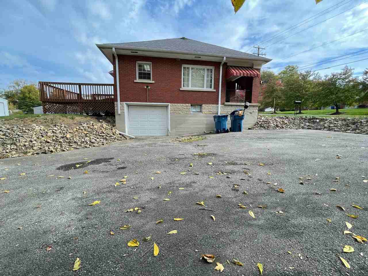 604 W Jefferson St - Photo 3 of 17