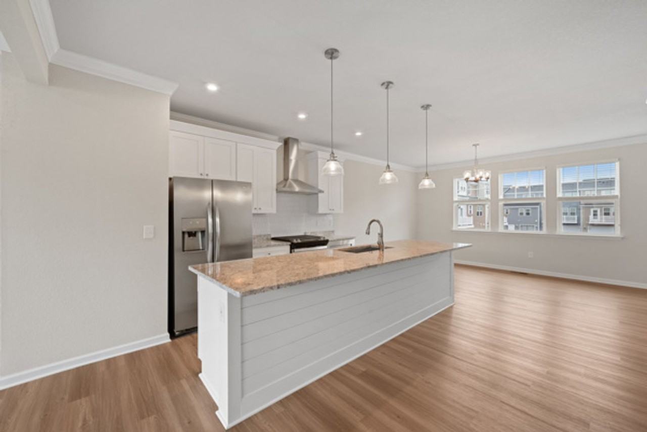 406 Rhema Rd - Photo 3 of 35