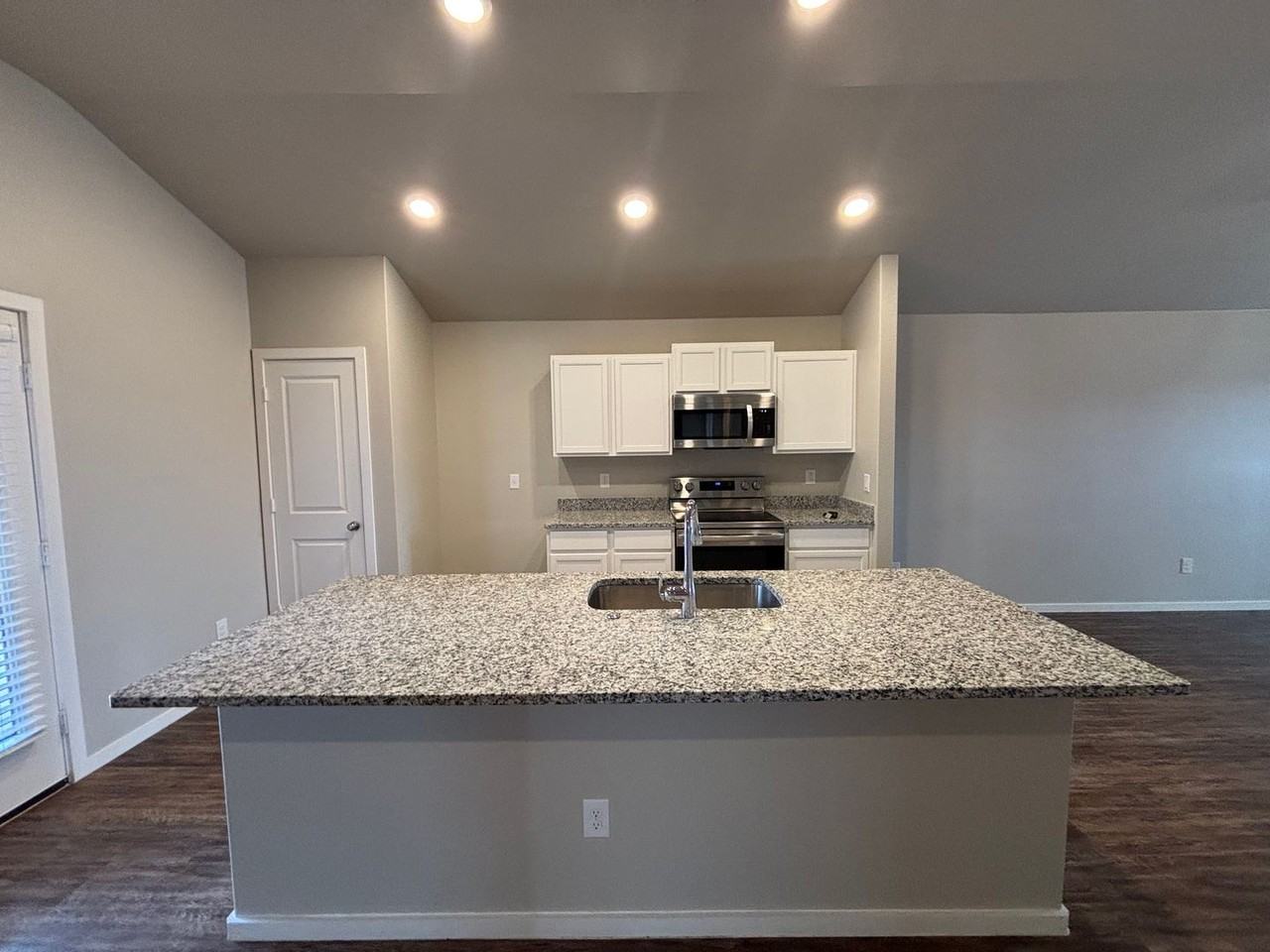 3506 Trenton Ave - Photo 7 of 19