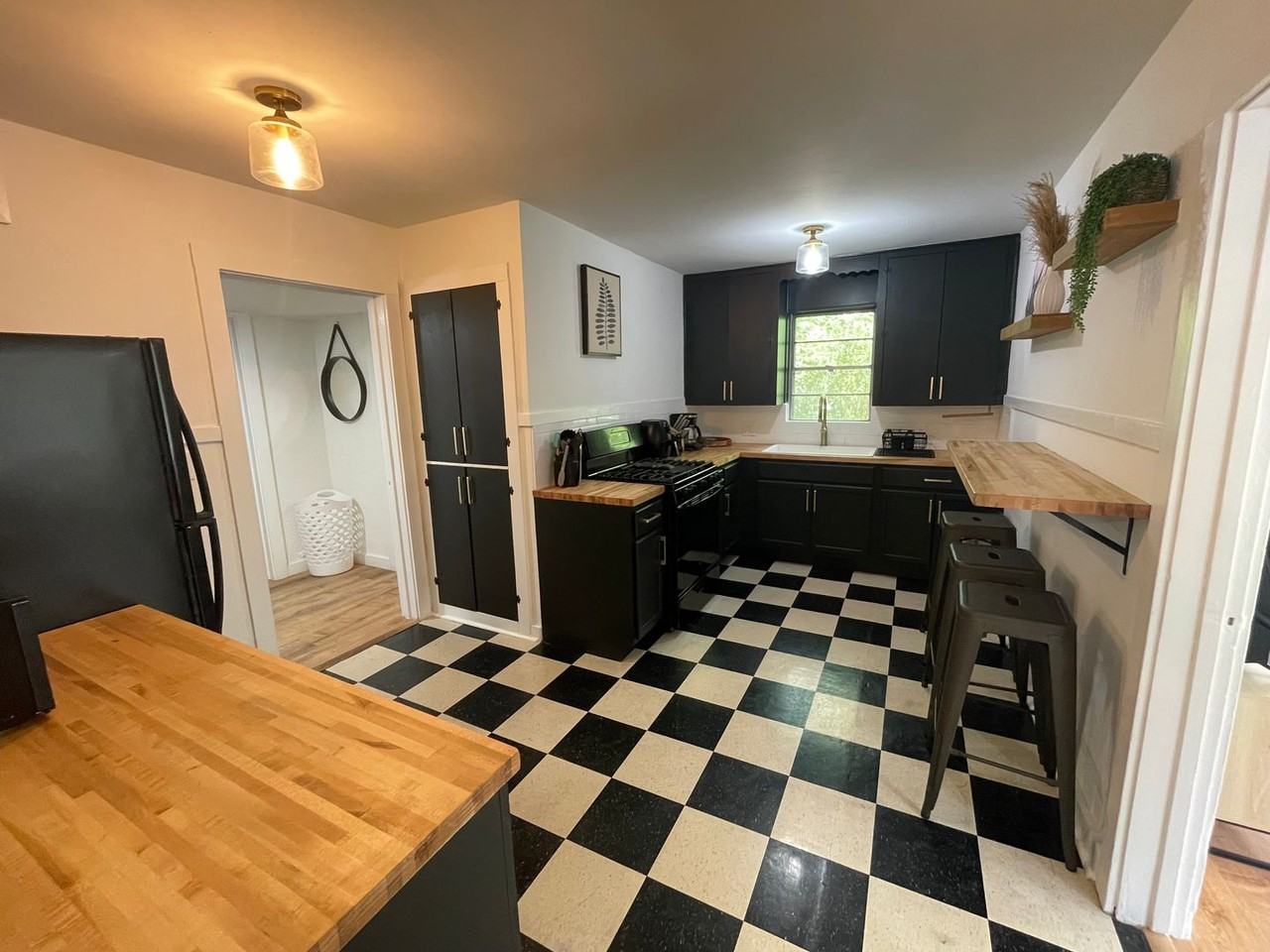 724 Ne 4th Ave - Photo 4 of 18