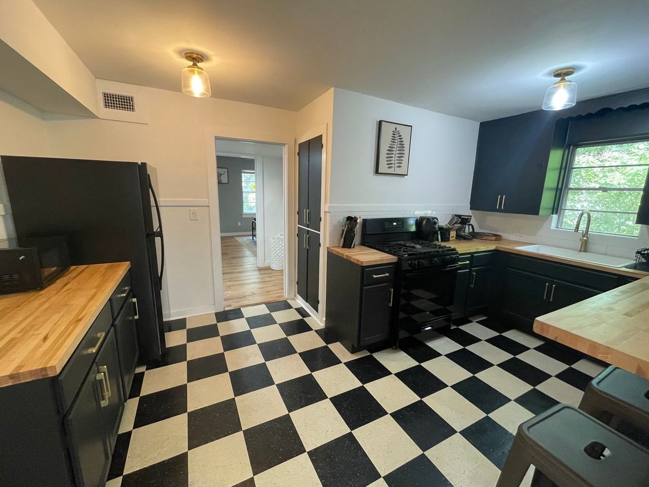 724 Ne 4th Ave - Photo 6 of 18