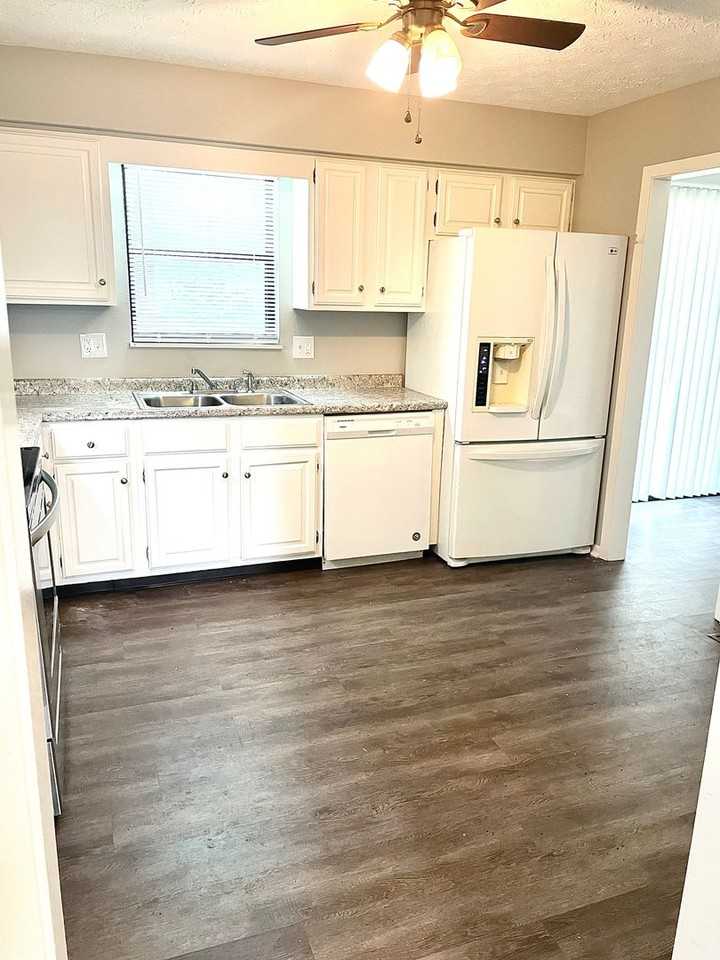 11109 Concord Woods Dr - Photo 5 of 23