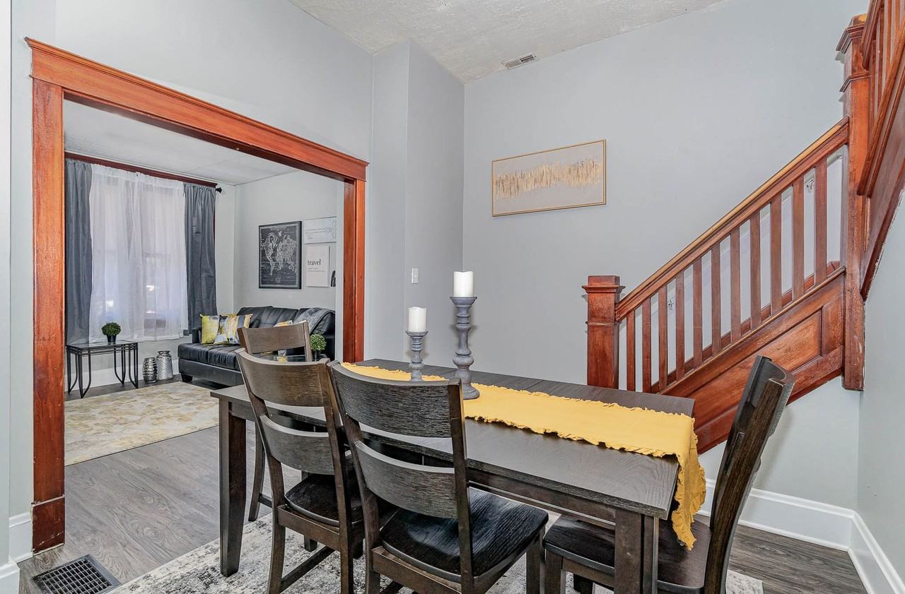 209 N College St - Photo 4 of 19