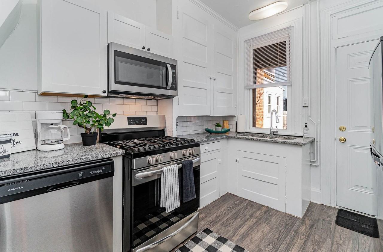 209 N College St - Photo 6 of 19