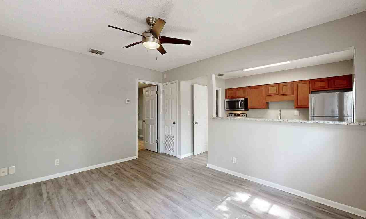 5404 101st St #2 - Photo 3 of 15