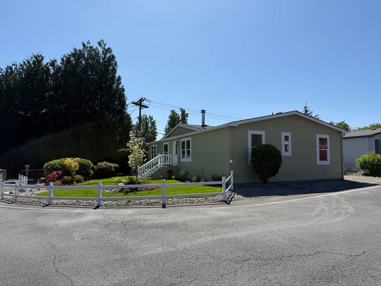 116 Se 8th St #26 - Photo 4 of 24