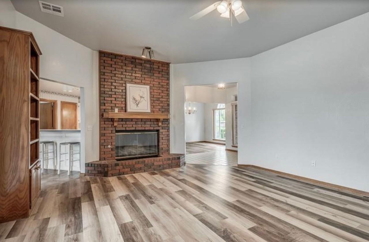 808 Nw 142nd St - Photo 2 of 16