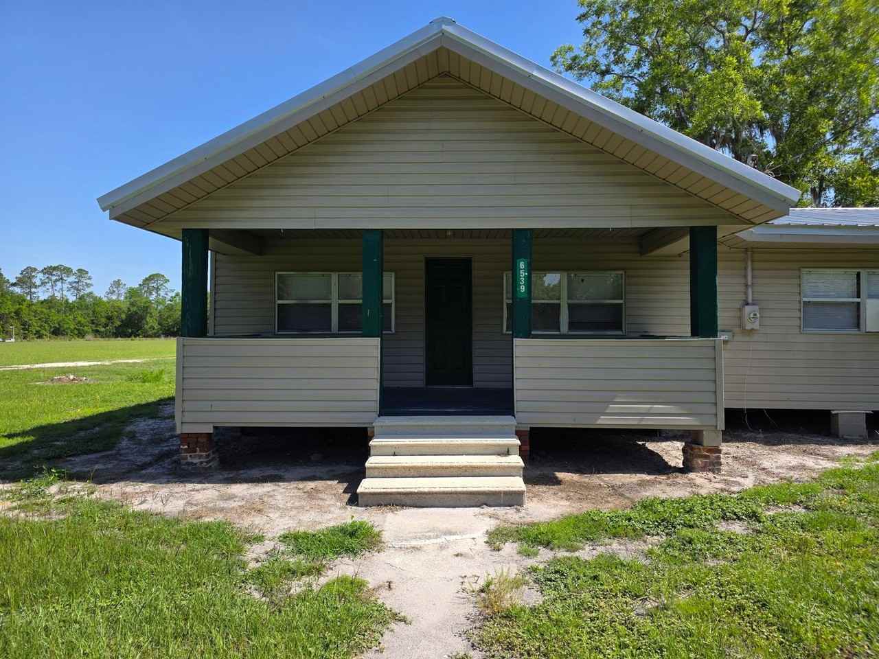 6539 Se County Road 18 - Photo 2 of 20