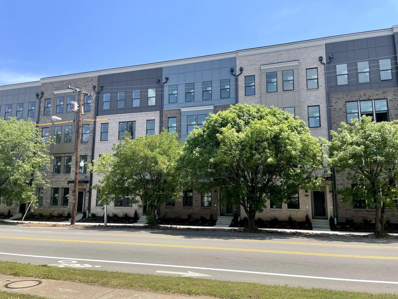 1117 N Lombardy St #A - Photo 2 of 37