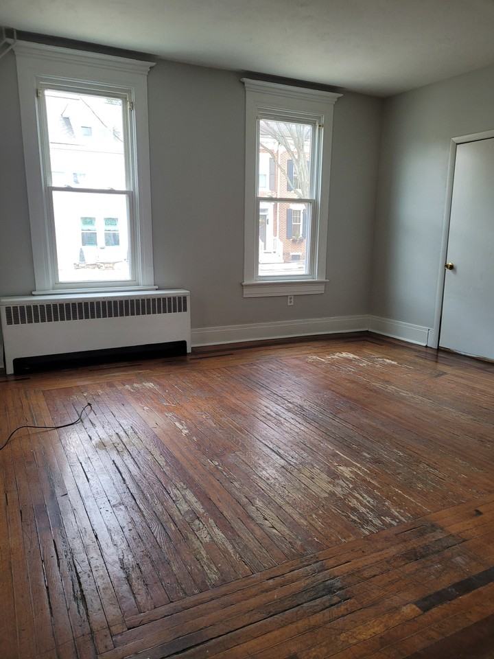207 York Street - Photo 3 of 6