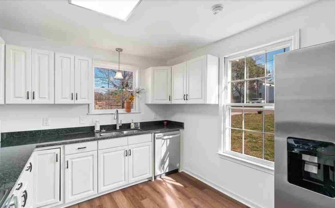 Denise Dr - Photo 3 of 7