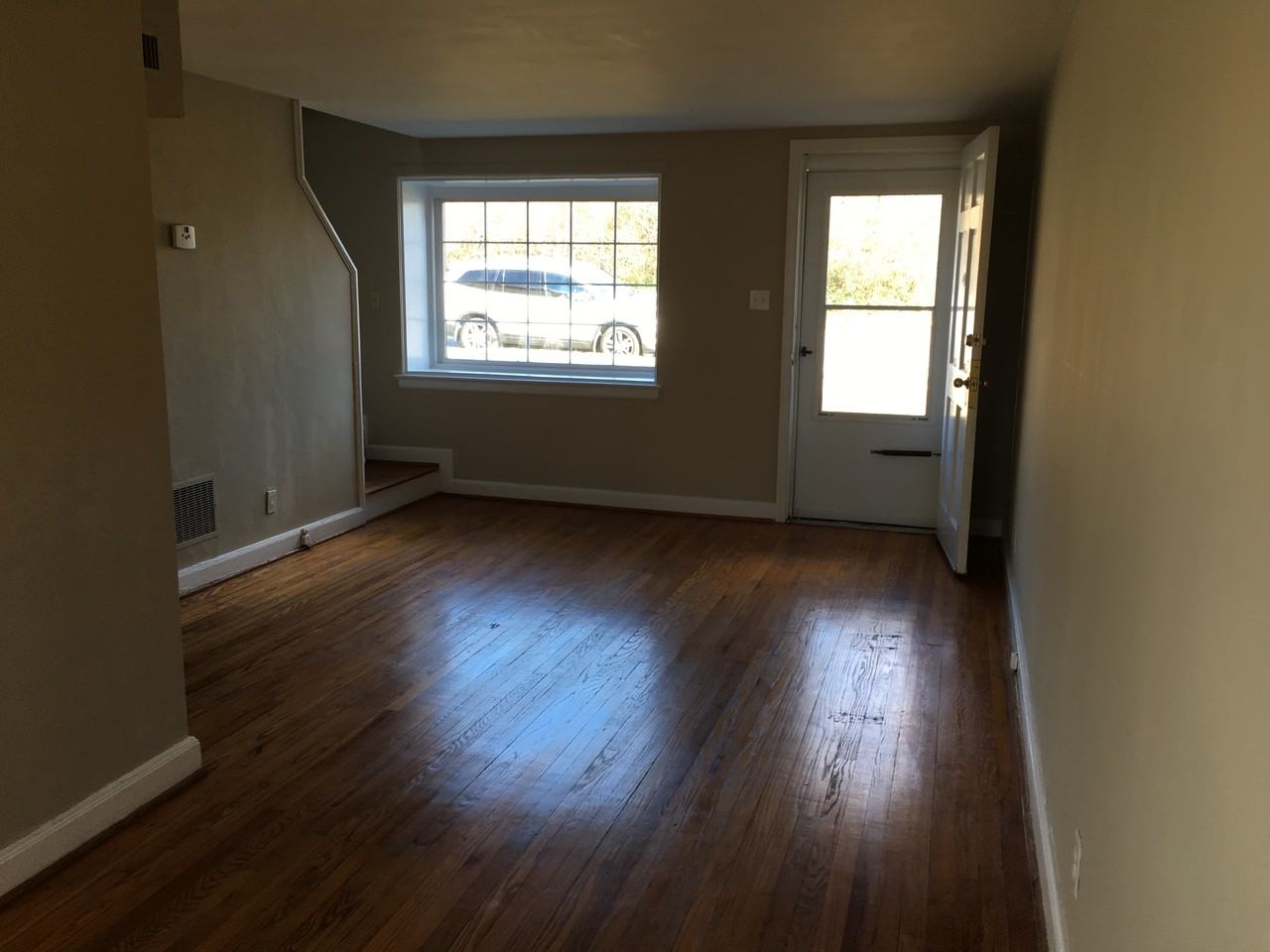 Elizabeth Heights - Photo 5 of 10
