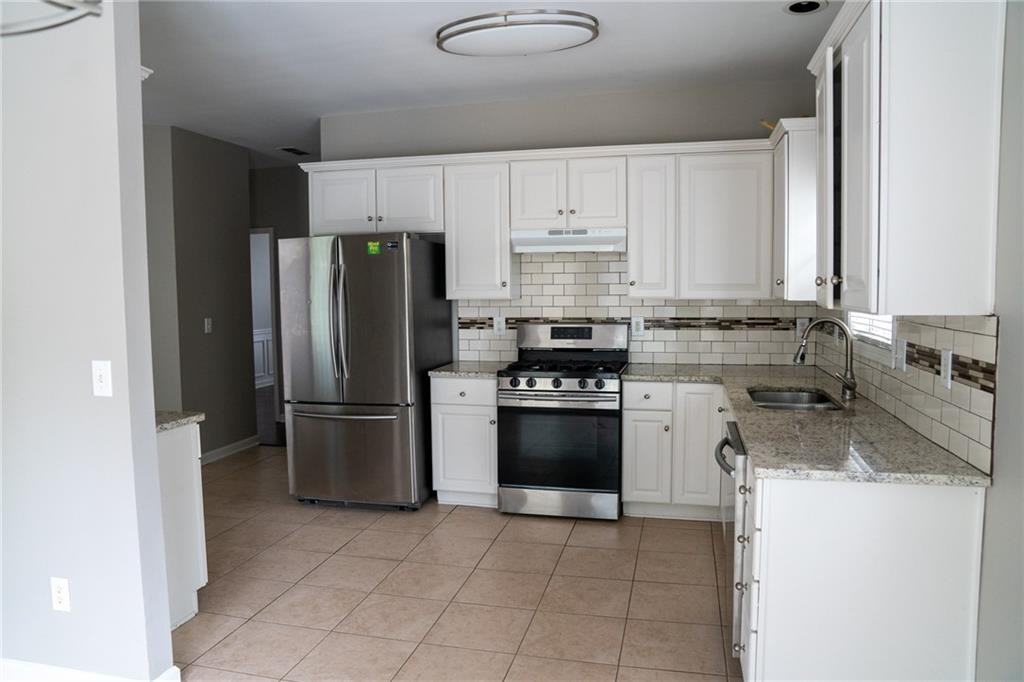 2894 State Ct - Photo 7 of 20