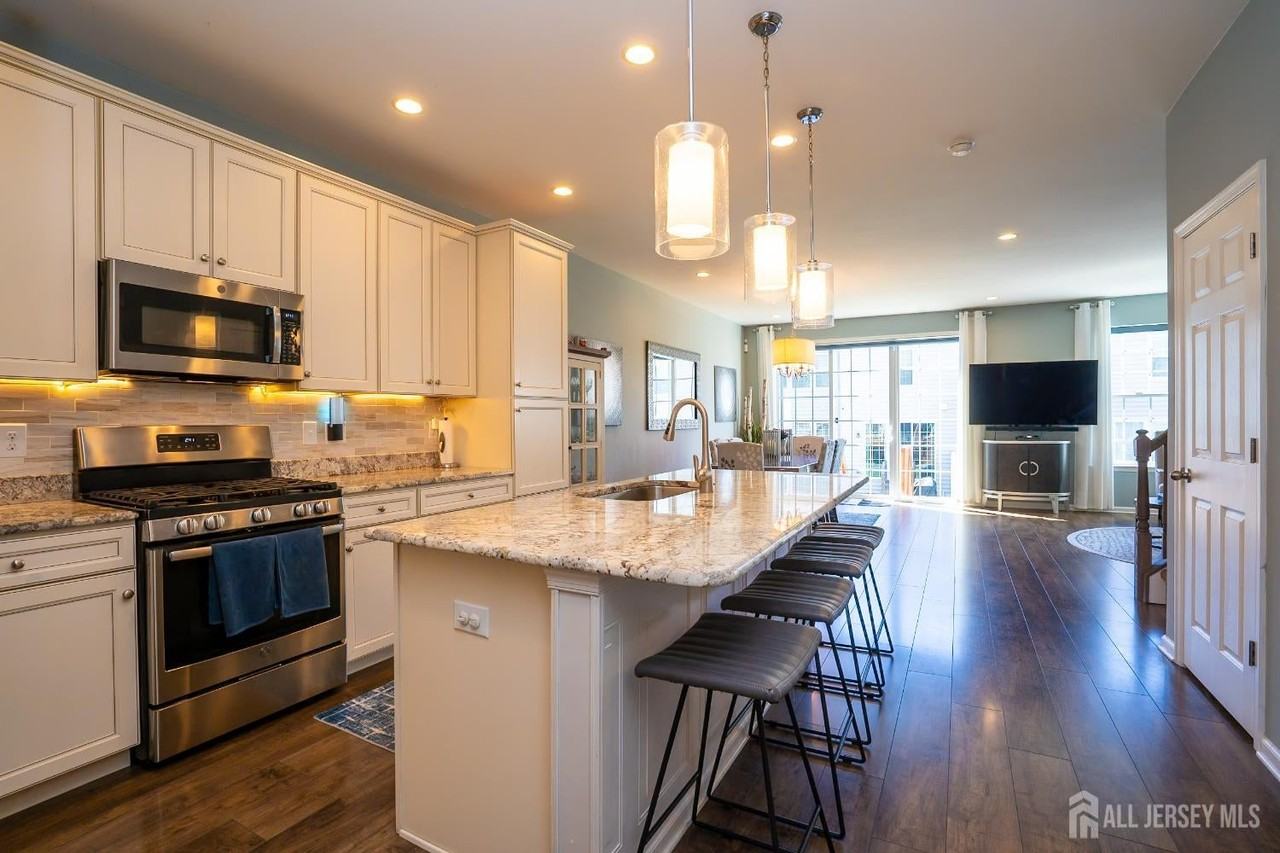 4 Woodrose Ln - Photo 4 of 41