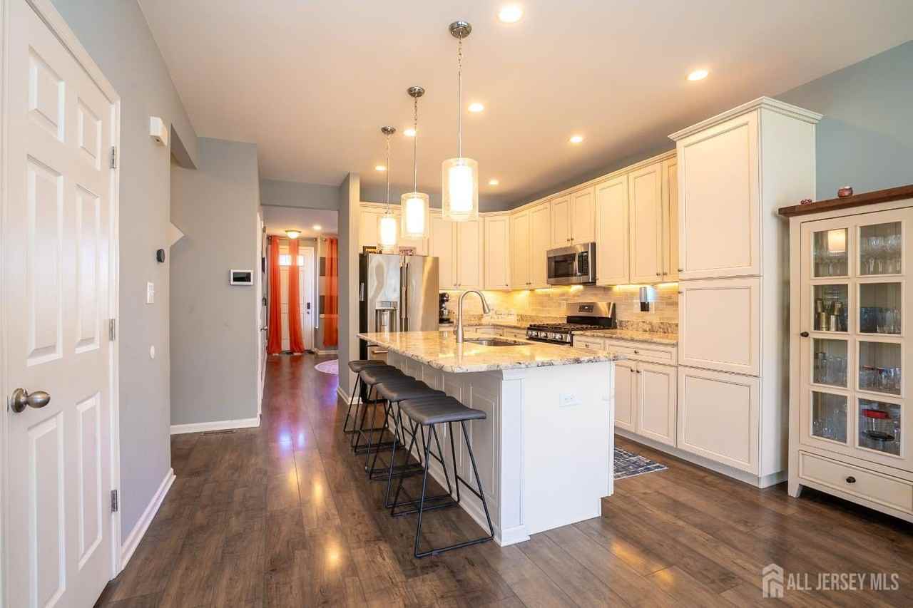 4 Woodrose Ln - Photo 5 of 41