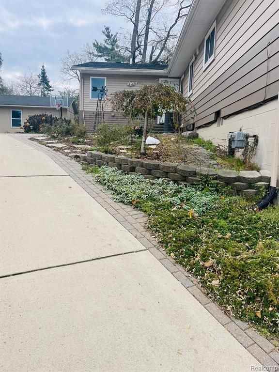 2570 Loon Lake Rd - Photo 2 of 19