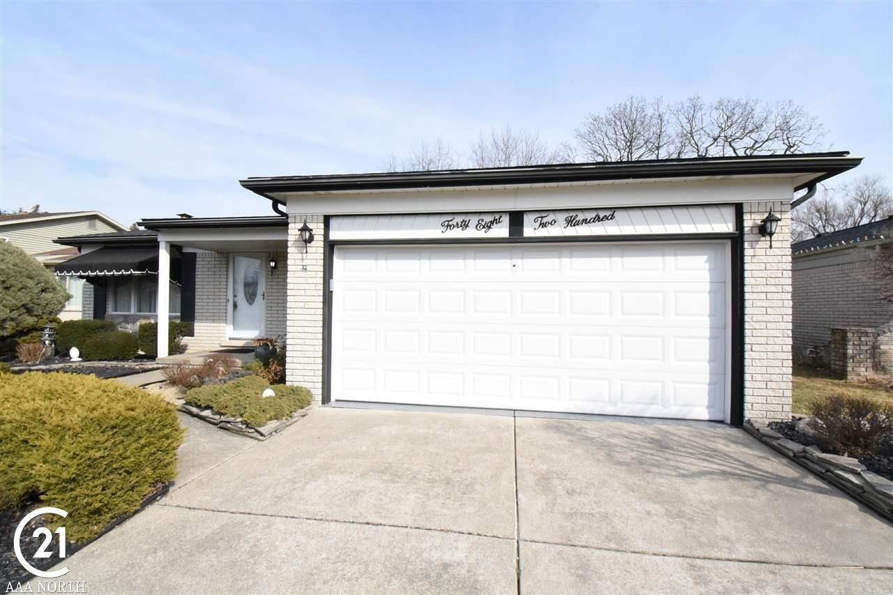 48200 Walden Rd - Photo 2 of 26