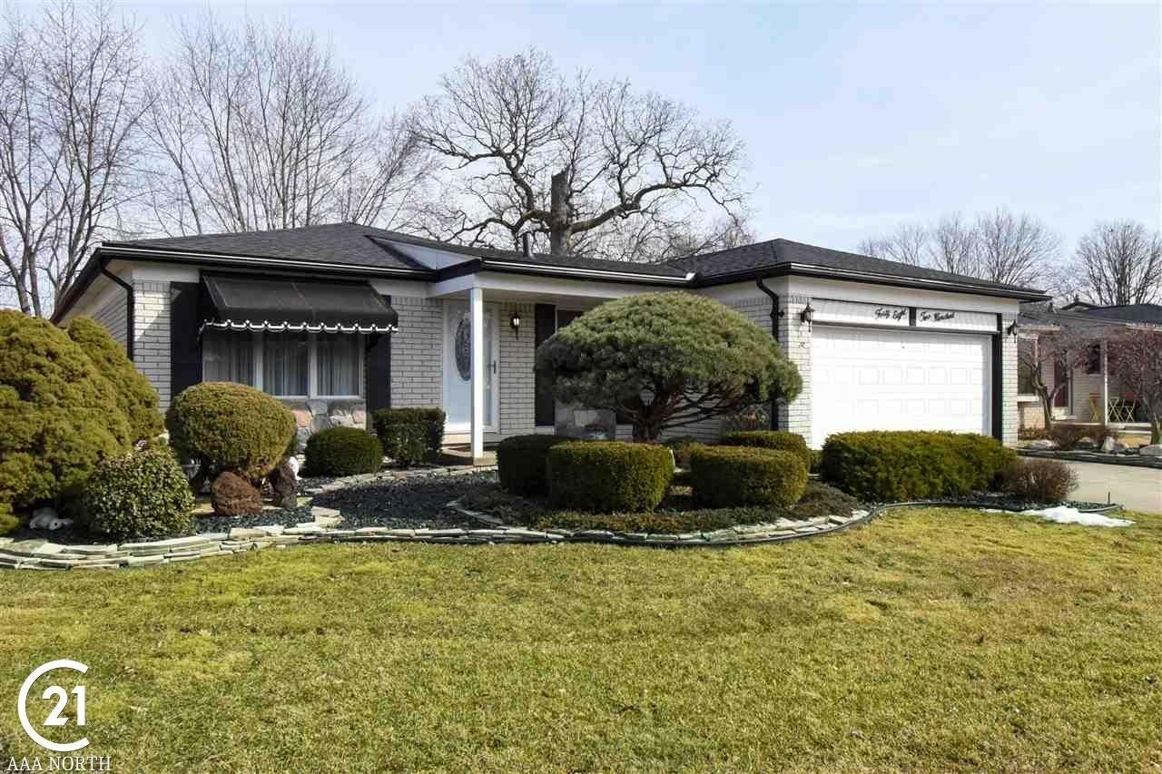 48200 Walden Rd - Photo 3 of 26