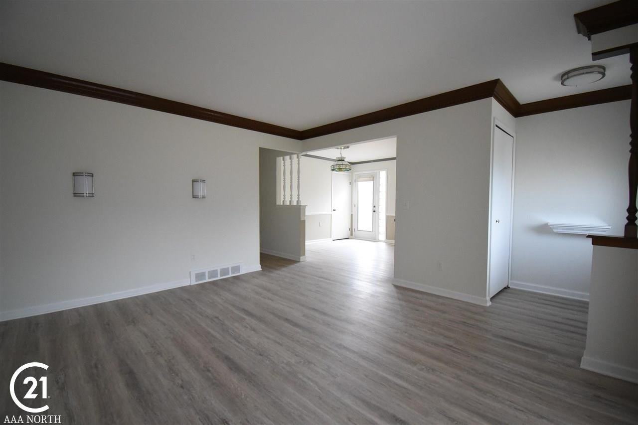 48200 Walden Rd - Photo 5 of 26