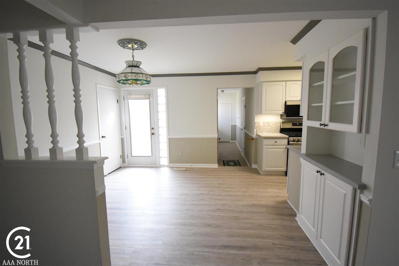 48200 Walden Rd - Photo 6 of 26