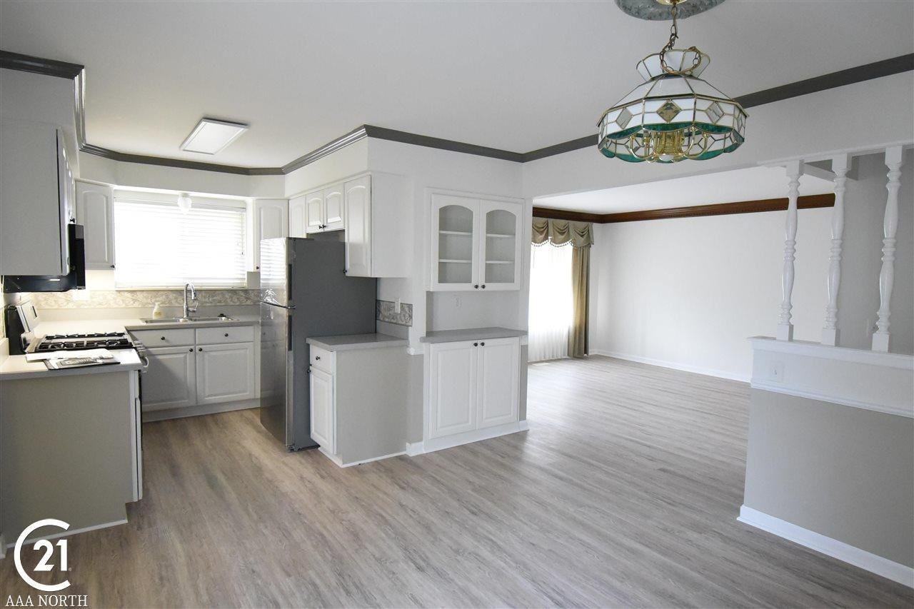 48200 Walden Rd - Photo 7 of 26