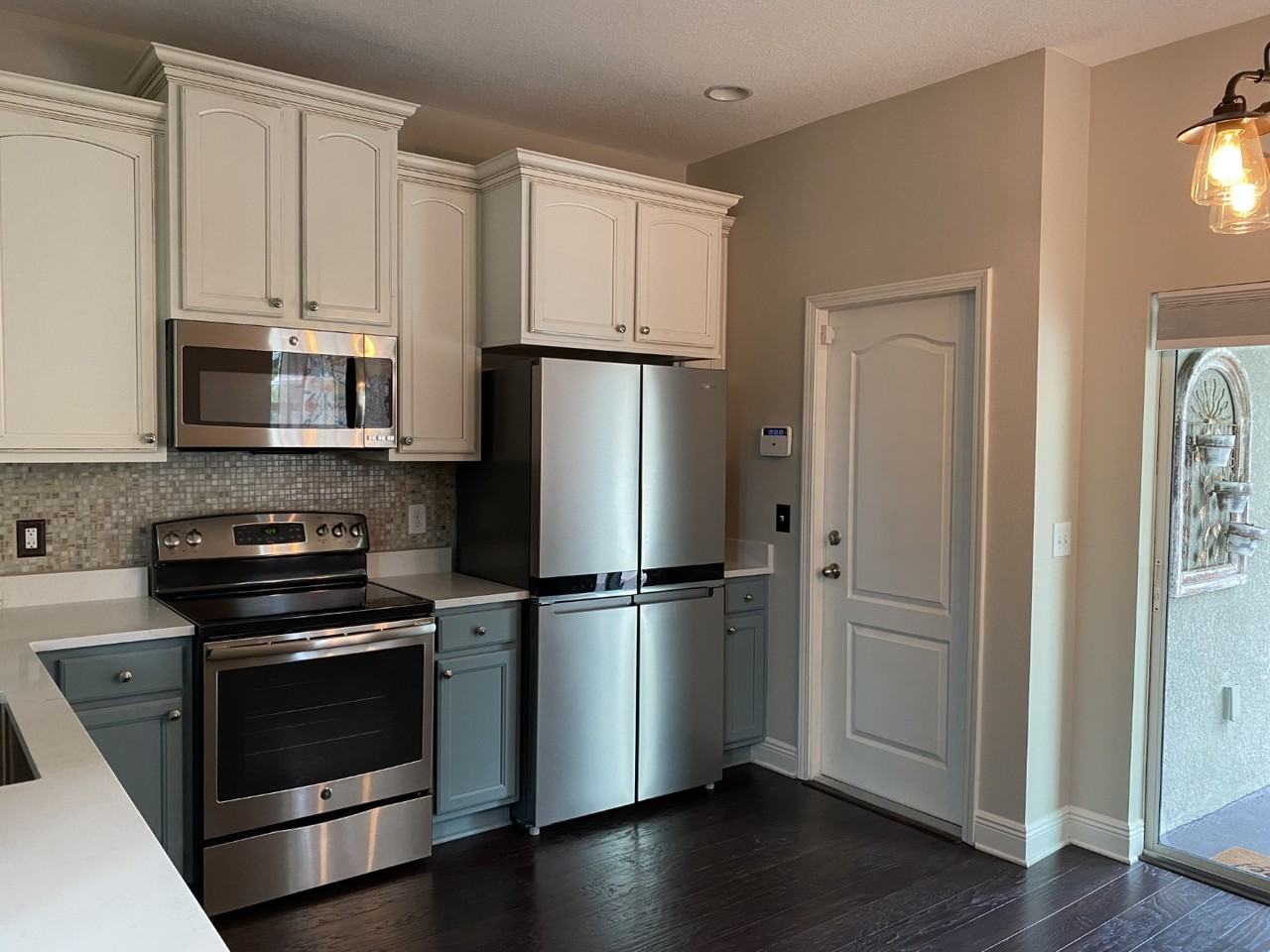 809 N Oregon Ave - Photo 4 of 16