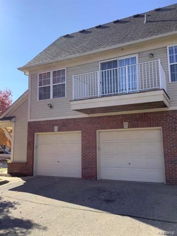 8484 Heywood Cir - Photo 2 of 25