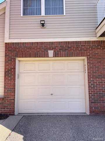 8484 Heywood Cir - Photo 3 of 25