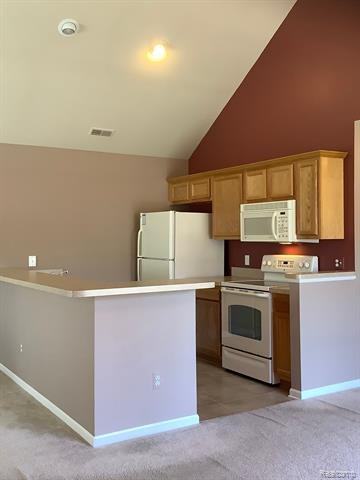 8484 Heywood Cir - Photo 6 of 25